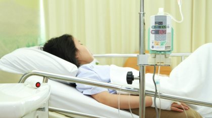 Астанада үстіне пальма құлаған қыздың жағдайы белгілі болды