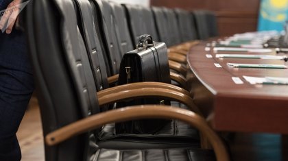 Задержанного замглавы КУИС уволили в Казахстане