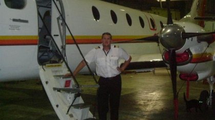 Летчик протаранил на самолете дом, чтобы убить жену