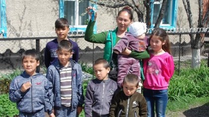 Алматы облысында көп балалы анаға кәсіпкер пәтер сыйлады