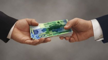 Павлодар мемлекеттік университетінің ректоры білім министрінің көмекшісіне заңсыз айлық аударып отырған