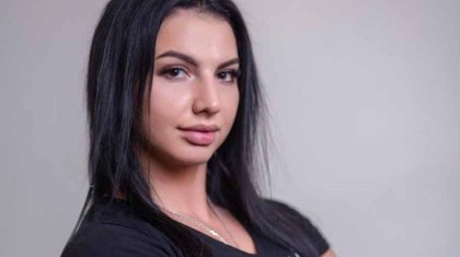 Қазақстандық қыз бір табын жылқыдан мықты (ВИДЕО)