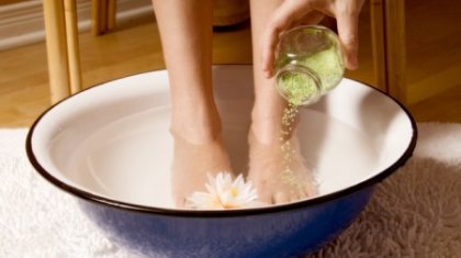 Аяқ киімдегі жағымсыз иістен қалай құтыласыз?