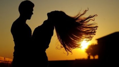 Үш жыл бойы жақын құрбысының күйеуімен ойнас болып жүрген келіншек сырын ақтарды