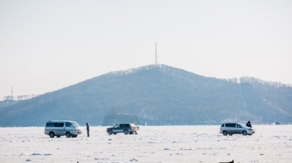 Мұз ойылып, 45 көлік су астына түсіп кетті (ВИДЕО)
