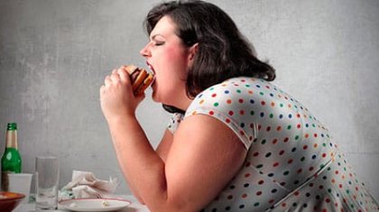 Мен семіз әйелдің колготкиін кидім.