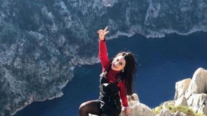 Қазақстандық қыз Түркияның жартасынан құлап қайтыс болды