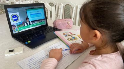 Оқушыларға айына 2,5 млрд теңге төлету «Білім туралы» заңды белден басу емес пе?