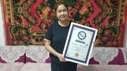 Қытайдағы қазақ қызы ерекше шеберлігімен Гиннестің рекордтар кітабына енді