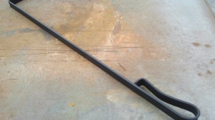 Ақмола облысында әкесі банк картасын пайдаланған 14 жастағы қызын көсеумен ұрып, иығын сындырған