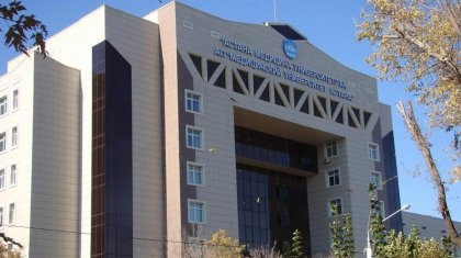 «Астана медицина университеті» АҚ ұжымы ректордың жұмыстан кетуін талап етіп жатыр
