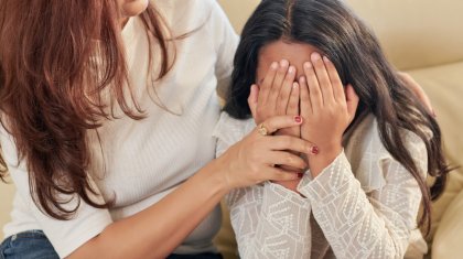 «Сайқымазақ деді». Атырау тұрғыны қызын мұғалімдер қорлағанын мәлімдеді