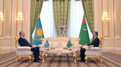 «Қасиетті түрікмен топырағына табанымыз тиген сәттен бойымызды ерекше сезім биледі» – Тоқаев