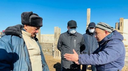 Министр өзінің отставкаға кетуін талап еткен фермердің үйіне барды