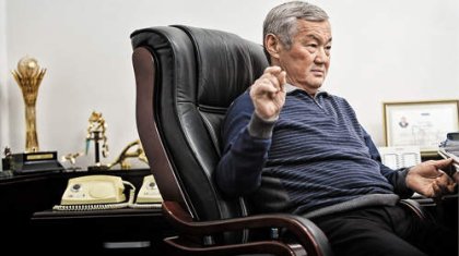 «Қартайған шағында жексұрын болды»: журналист Сапарбаевқа шүйлікті (ВИДЕО)