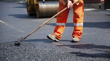 Шымкенттік шенеунік жолға бөлінген 747 млн теңгені жымқырған