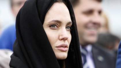 Анджелина Джоли Иранда ереуілге шыққан әйелдерді қолдап, үндеу жасады