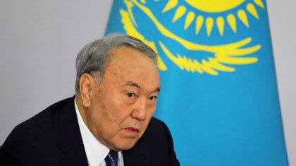 Нұрсұлтан Назарбаев шөбере сүйді