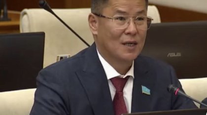 «57 853 теңгеге өмір сүру мүмкін емес»: Депутат ең төменгі зейнетақыны көтеруді ұсынды (ВИДЕО)