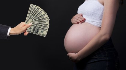 Суррогат ана: Жатырымды жалға беріп, 3,5 миллион теңге таптым