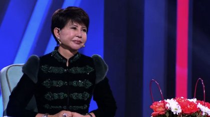 Роза Рымбаева: Сиыр да сауамыз, бауырсақ та пісіреміз