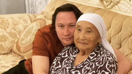 Азамат Сатыбалды марқұм анасын еске алып, видео жариялады