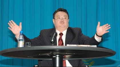 Бүгін - Заманбек Нұрқаділовтың туған күні