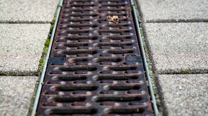 Шымкентте құбырлар жарылып, үйлерді нәжіс суы басты