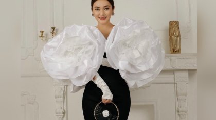 Ерке Есмахан ескі киімдерін сатып қанша табыс тапқанын айтты