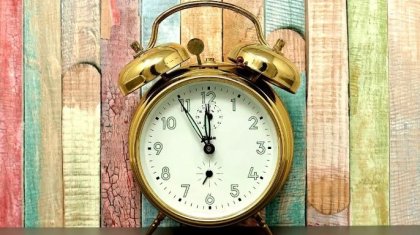 Бүгін бірқатар өңірде сағат тілі 60 минутқа кейін шегерілді