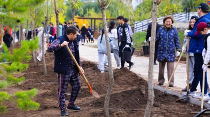 Кім табады? Астана әкімдігі көше қазып, үш жерге 150 мың теңге жасырып қойды