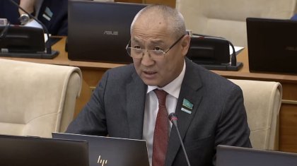 «Шәкәрім, Абайлар адаспаған шығар»: Депутат тәңіршілдерді адасушыларға теңеді