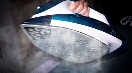 «Иығына үтік басқан»: Шымкентте төрт жігіт досын гейлер тобына қосылғаны үшін азаптаған