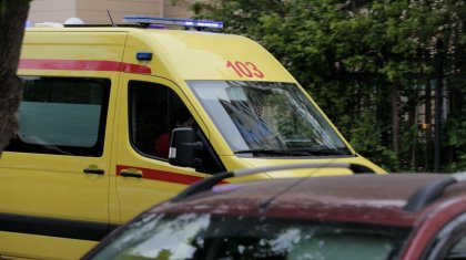 Есік қаласында жедел жәрдем көлігі екі қызды қағып кетті