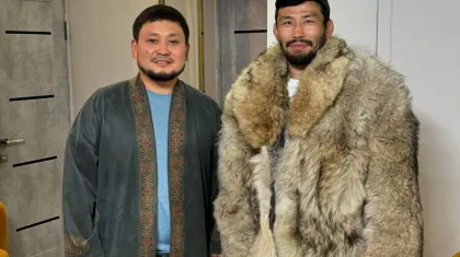 Атырау жұрты Демеу Жадыраевқа қымбат сый жасады