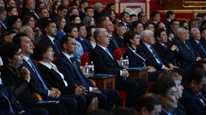 Президент Республика күніне арналған мерекелік концертті тамашалады