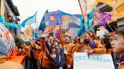 Жаңа адамдар: 1000 белсенді мерзімі өткен санаға қарсы митингке шықты (ВИДЕО)