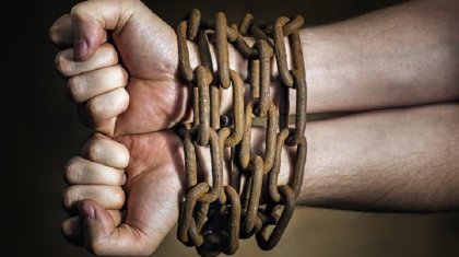 «Сенбеңіздер, алданып қалдық!»: Қазақ жігіті халыққа үндеу жолдады (ВИДЕО)