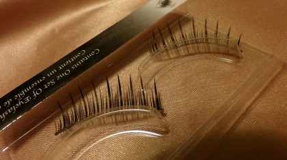 Ораза кезінде тырнақ бояп, кірпік жабыстыруға бола ма: Имам жауап берді