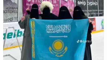 Қазақстан туына арабша жазу жазған атыраулықтар қамауға алынды