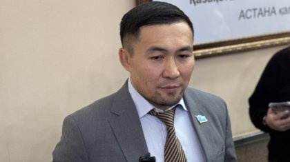 «Отқа май құю шариғатқа қарсы»: Ардақ Назаров тағы елдің ашуына тиді (ВИДЕО)