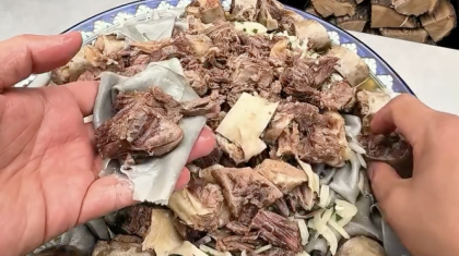 «Қара бешбармақ»: етке дәрі қосып жеген ер адамның әрекеті көпшілікті шошытты (ВИДЕО)