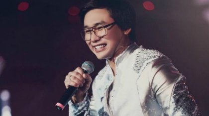 Қонақүй мен ұшақ билеті бөлек: әншілердің тойдағы гонорары белгілі болды