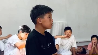 «Балуан Шолақтың ізбасары»: Жаттығу залында «Балқадиша» әнін айтқан жас дзюдошы жұртты сүйсінтті (ВИДЕО)