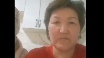 «Әкім де, әкімдігі де суайт»: Жетісу облысында көпбалалы ана мүгедек шешесімен бірге қаңғып жүр (ВИДЕО)