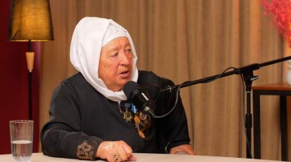 «Қыздарға намаз оқуға рұқсат бермеймін»: Әмина апа жетімдер үйіндегі діни сенім туралы айтты (ВИДЕО)