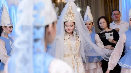 «Исламда күнә болады»: Қазақ әншілері өзге ұлтқа тұрмысқа шығатын қыздарға ренішін білдірді