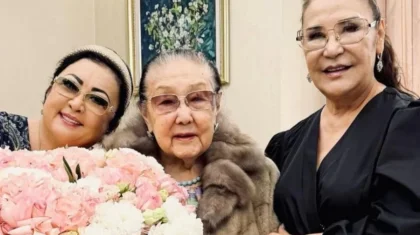 «Еңбек Ері» атағы әлі берілмепті»: Халық әртістері Бибігүл Төлегеноваға бағалы сыйлық жасады (ВИДЕО)