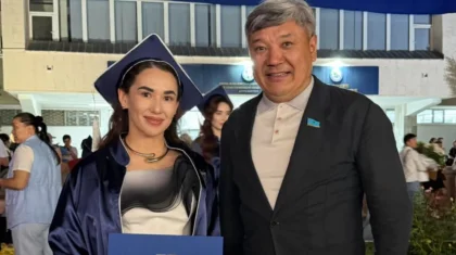 Әбиба Абужақынова қолына диплом алды