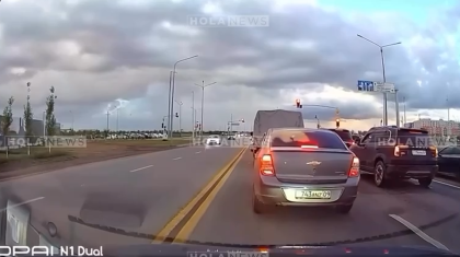 Астанада такси жолаушысы жүргізушіні белдікпен буындырып өлтірмек болды (ВИДЕО)